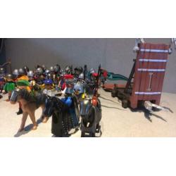 Meer dan 40 Playmobil Ridders met wapens en schild.