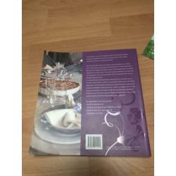 Twee Sonja Bakker boeken in goede staat