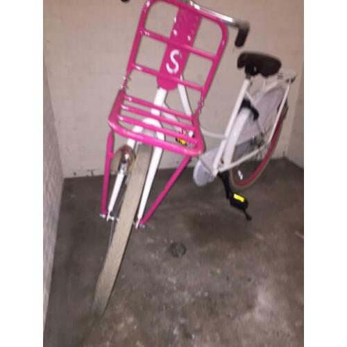 Mooie oma fiets meisje