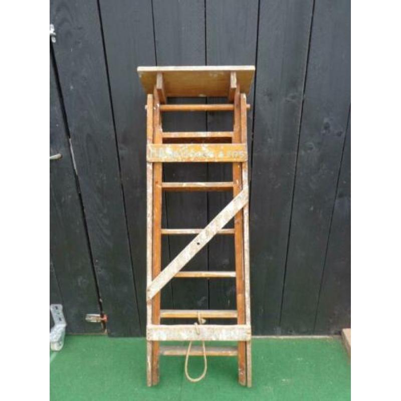 antieke houten schilderstrap/ ladder, 6 trede, 145 cm hoog