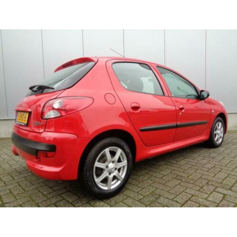 Peugeot 206+ 1.1 XS 5DRS LMV 83DKM (bj 2009)