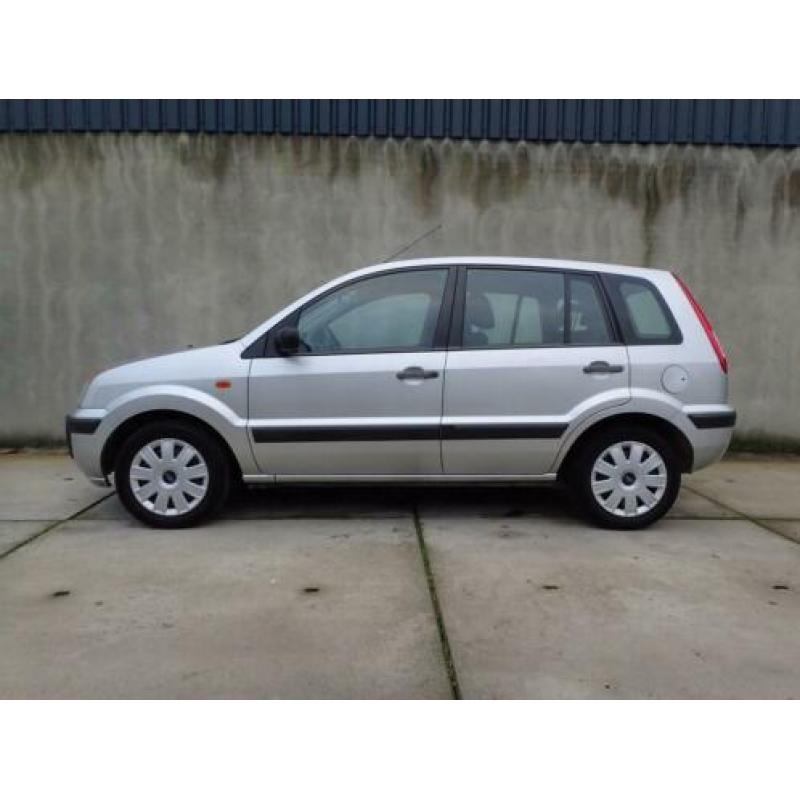 Ford Fusion 1.4-16V Champion airco, trekhaak