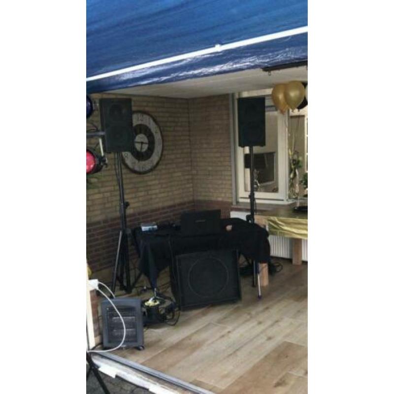 Geluidset met draaitafel