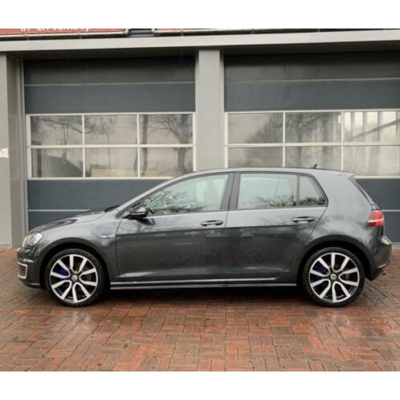 Volkswagen Golf 1.4 TSI GTE DSG bj2015 5drs *Navigatie *PDC