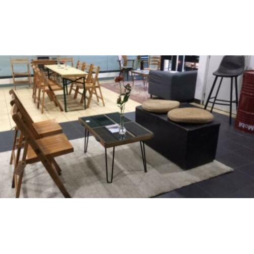 Oude vintage bistro stoelen en oude caféstoelen