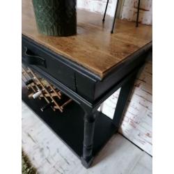 Stoer sterk gerestyled mat zwart