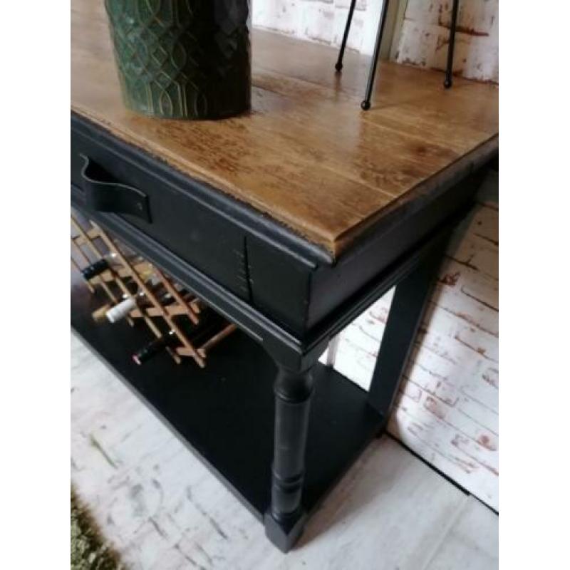 Stoer sterk gerestyled mat zwart