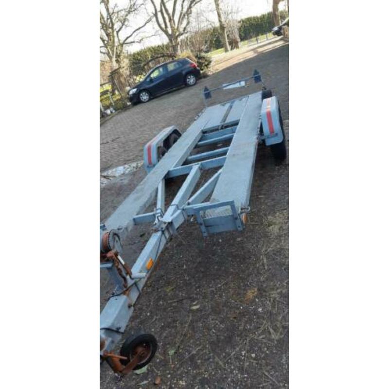 tademasser op rij kar voor quad's of iets
