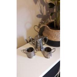 Tinnen koffie-set met tekst