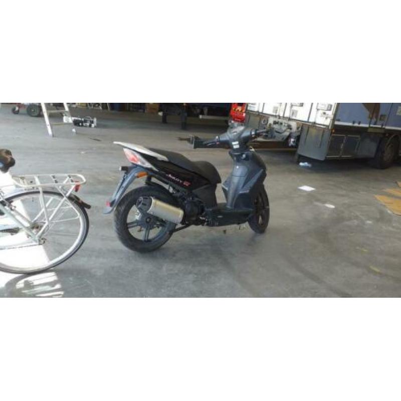 Gezoht scooters voor export!!!