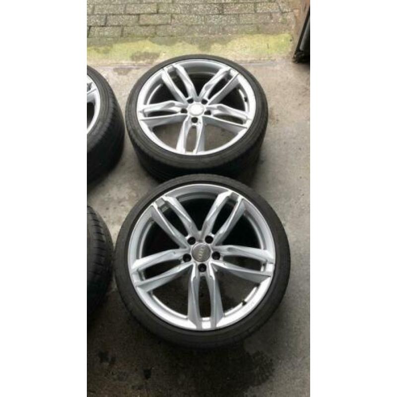 19inch Audi RS6 velgen met banden.