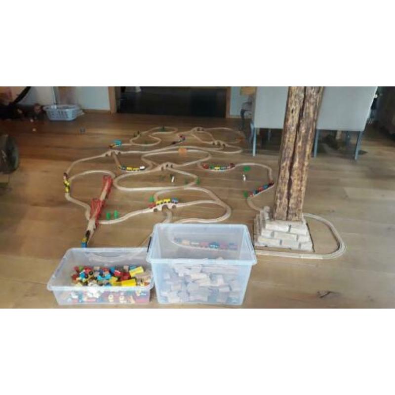 Houten trein rails / baan