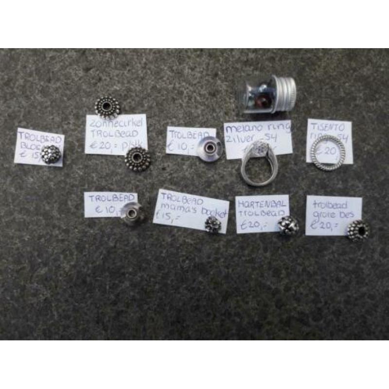 6 Zilveren Trolbead hanger +2 zilver ringen Tisento + Melano
