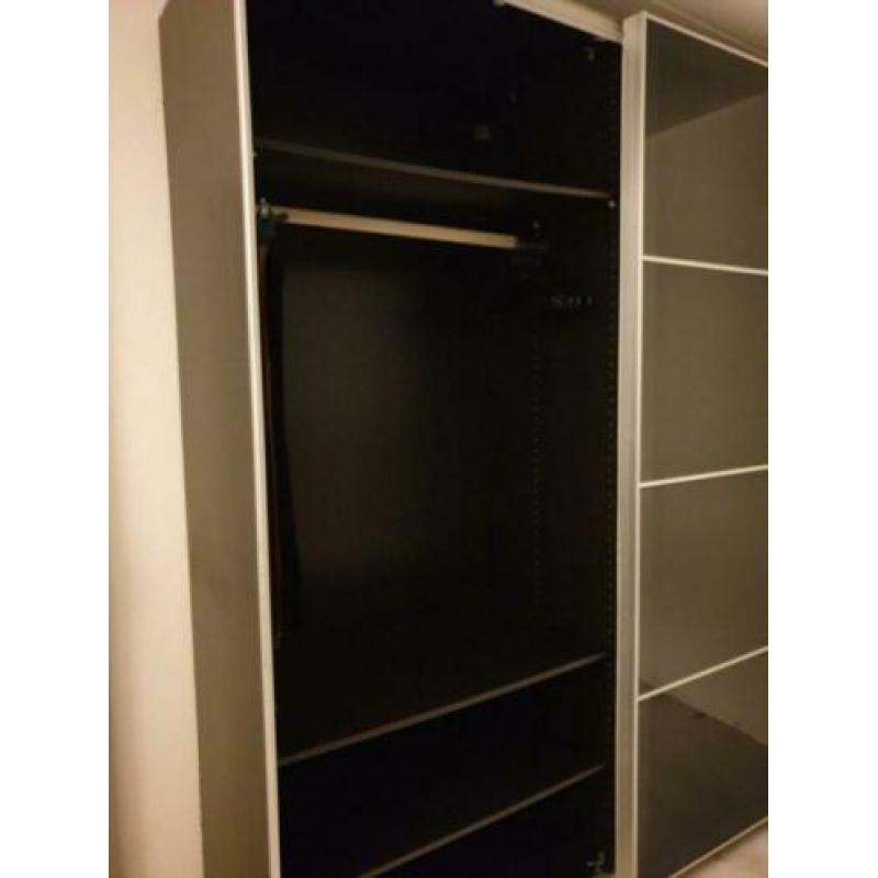 Kledingkast ikea pax zwart