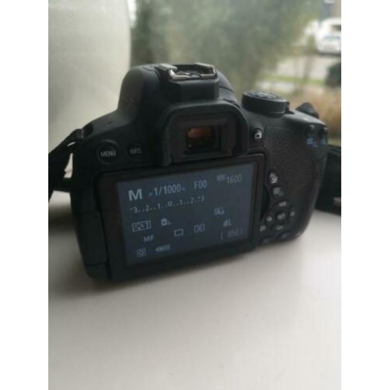 Nette Canon eos 700D te koop