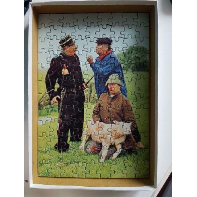 facet puzzle jig saw, Swieber speelt de onschuldige