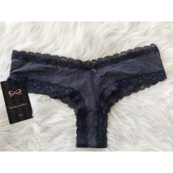 Donkerblauwe slip met glitters van Hunkemoller maat S