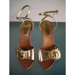 GRATIS VERZENDEN | SEXY gouden sandalen 40