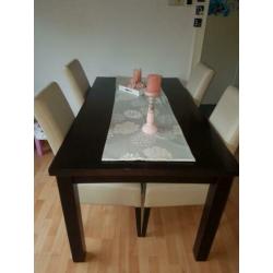 Mooie eettafel met stoelen te koop