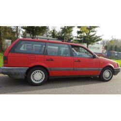 Volkswagen Passat 1.8 CL Variant 66KW E2 1993 Rood