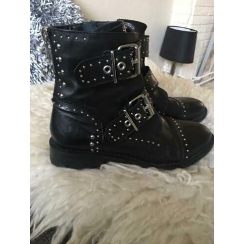 Zwarte laarsjes met studs maat 41 zgan