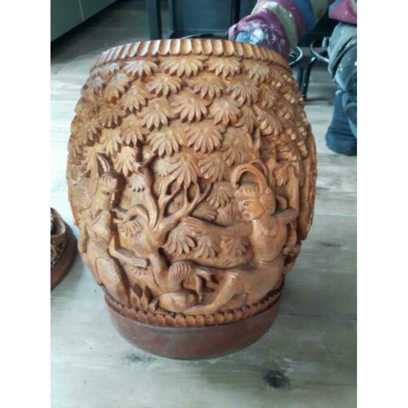 Hand gesneden krukje