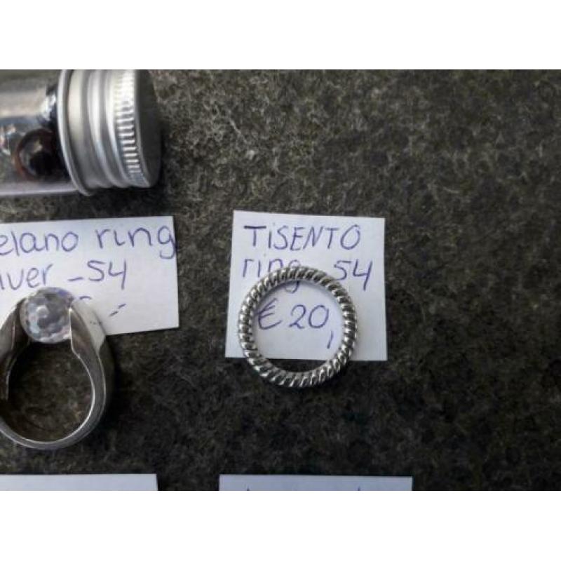 6 Zilveren Trolbead hanger +2 zilver ringen Tisento + Melano