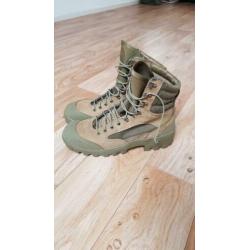 Belleville Combat Hiker leger kisten