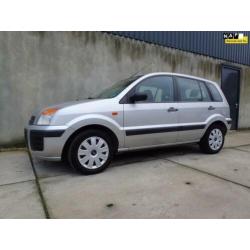 Ford Fusion 1.4-16V Champion airco, trekhaak