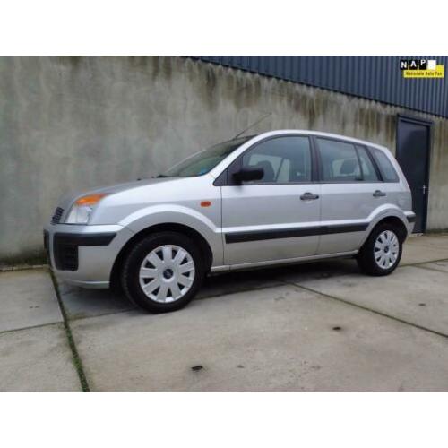 Ford Fusion 1.4-16V Champion airco, trekhaak