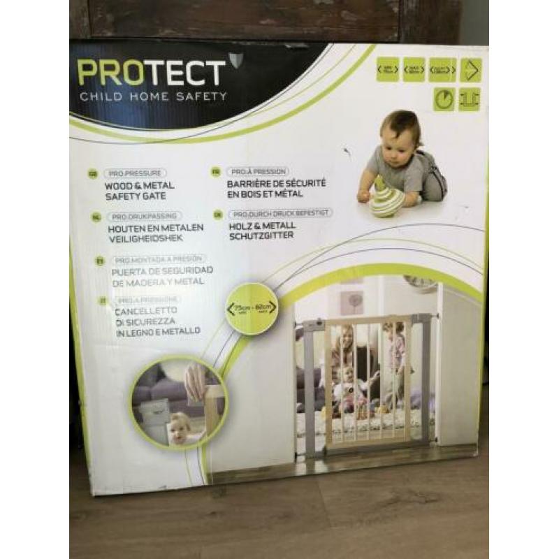 Verstelbaar traphekje 75-89cm breed Protect (hout en metaal)
