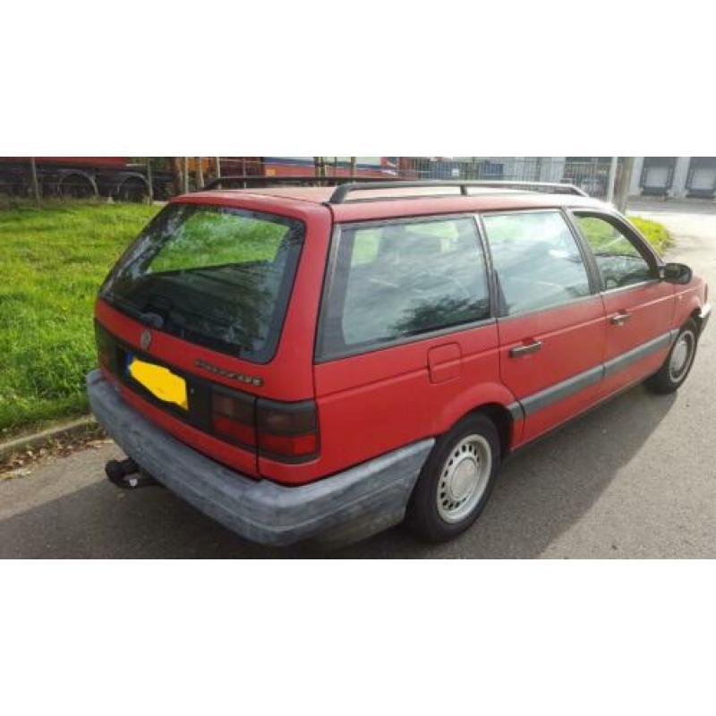 Volkswagen Passat 1.8 CL Variant 66KW E2 1993 Rood