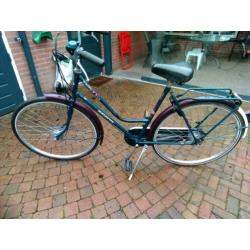 Damesfiets 28 inch ook goed geschikt voor meisjes.
