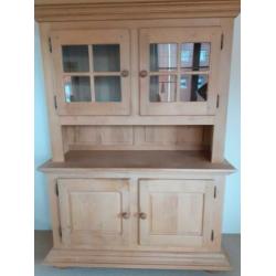 Vitrine kast, buffet kasten, salontafel, bank, fauteuils