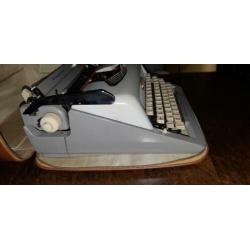 Retro typmachine