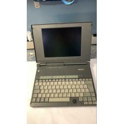 Tulip laptop nb 486SX serie no. QC 3259049A (30x22x4)