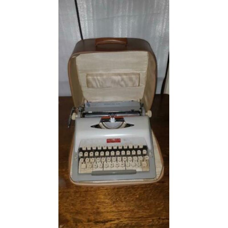 Retro typmachine