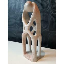 Hoog beeld vasthoudende mensen kunst 28cm !