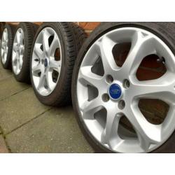 Ford fiesta 16 inch velgen 4x108 zomerbanden 195 45 16