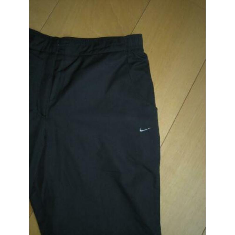 Zeer mooie zwarte 3/4 sportbroek NIKE 38 snazzeys