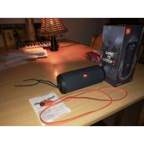 Jbl flip essential