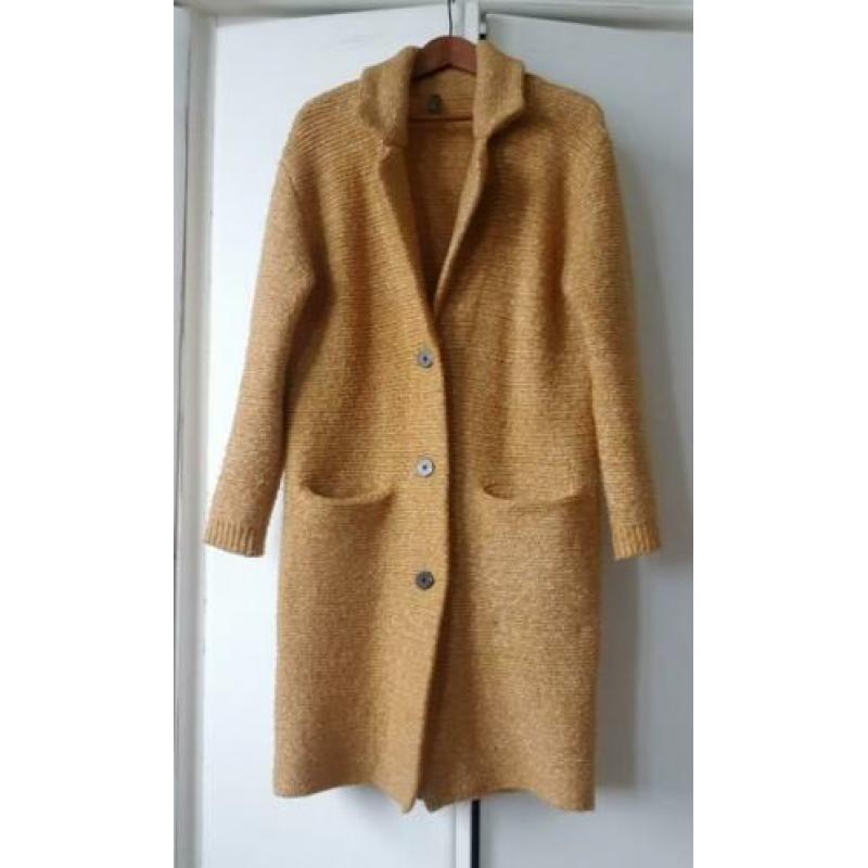 Lekker warm vest okergeel (incl verzendkosten)