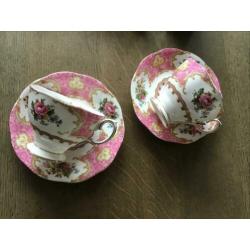 Hele mooie kop en schotels 7 stuks/ per stuk 10€