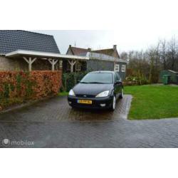 Sportieve en nette Ford Focus 1.6-16V Futura bj 2004