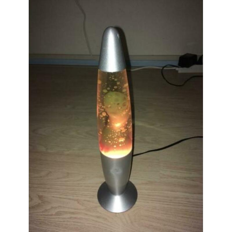 Lavalamp Groen met Rode Gloed