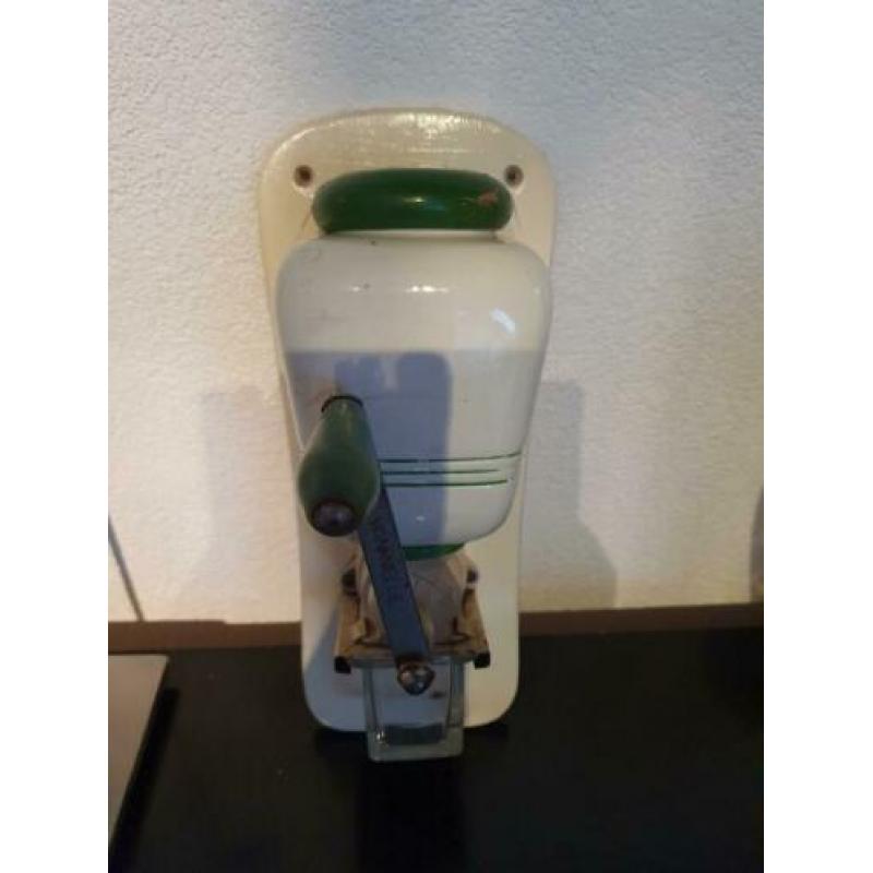 Schitterende brocante Van Nelle wand koffiemolen nu €25