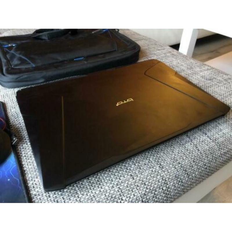 BTO GAMING LAPTOP 17Inch 16GB DDR4 500 SSD