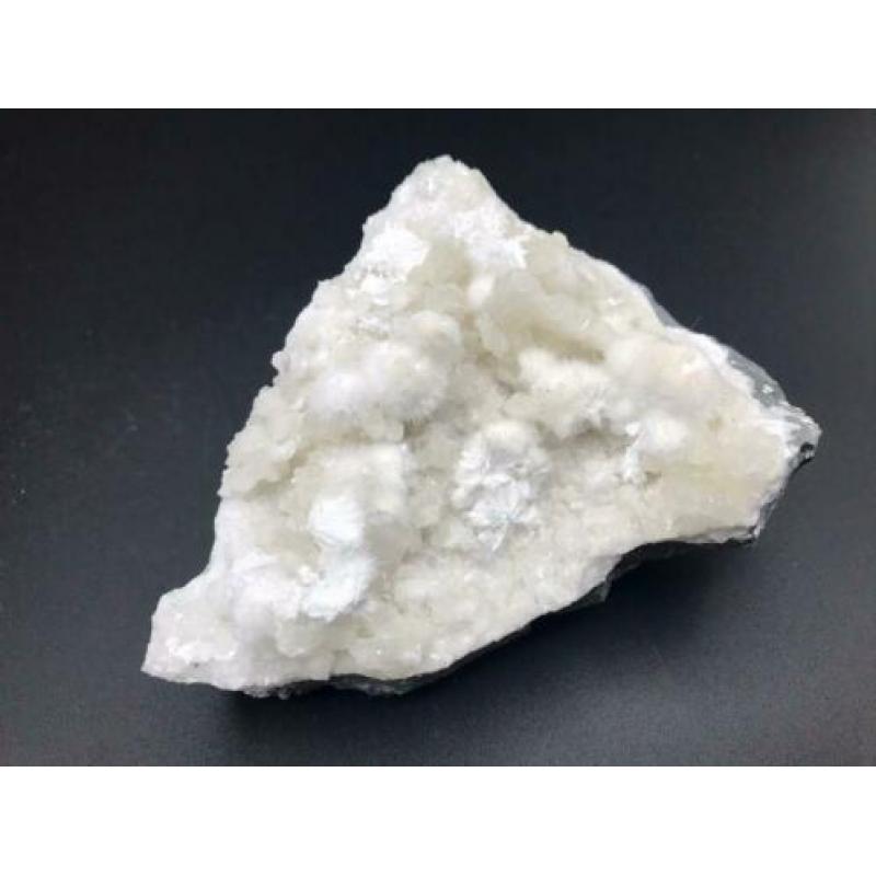 Zeoliet apofyliet okeniet mineralen edelstenen gems