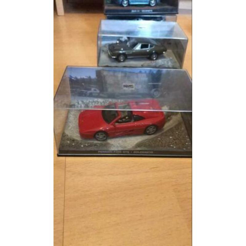 6x Vintage James Bond auto’s op schaal in doos
