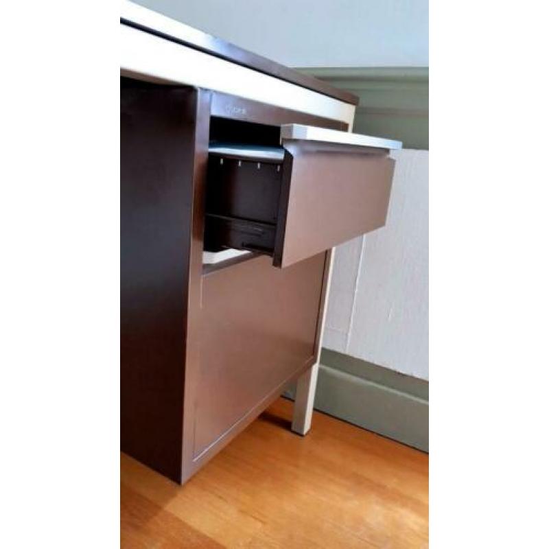 Solide top bureau van ASMETA